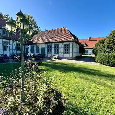 Ferienwohnnug Im Jagdschloss Apartmán